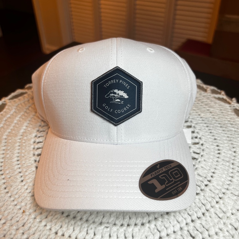 Torrey Pines Golf Bundle (Hat, Towel, Golf Balls)